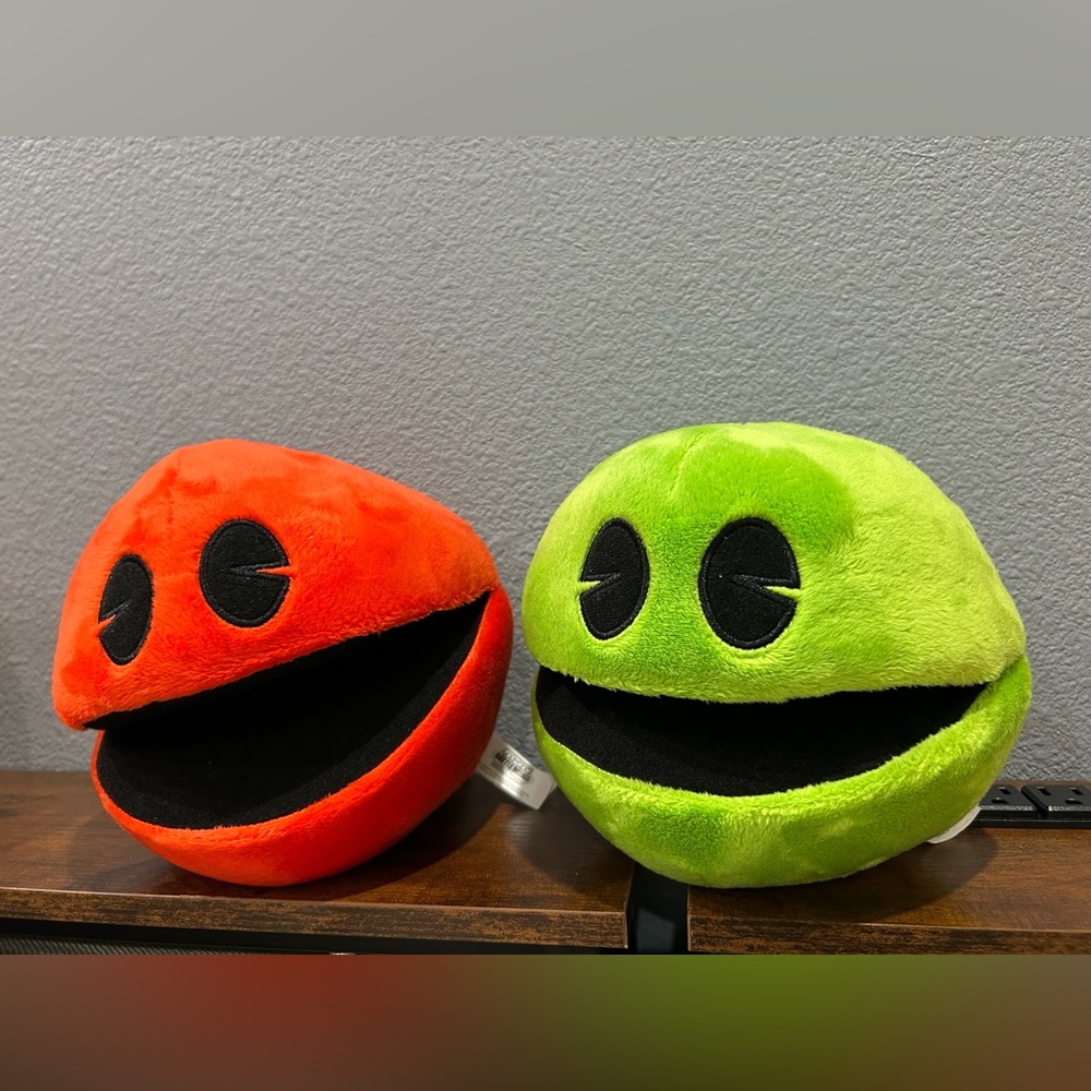 2 x PAC-Man plush